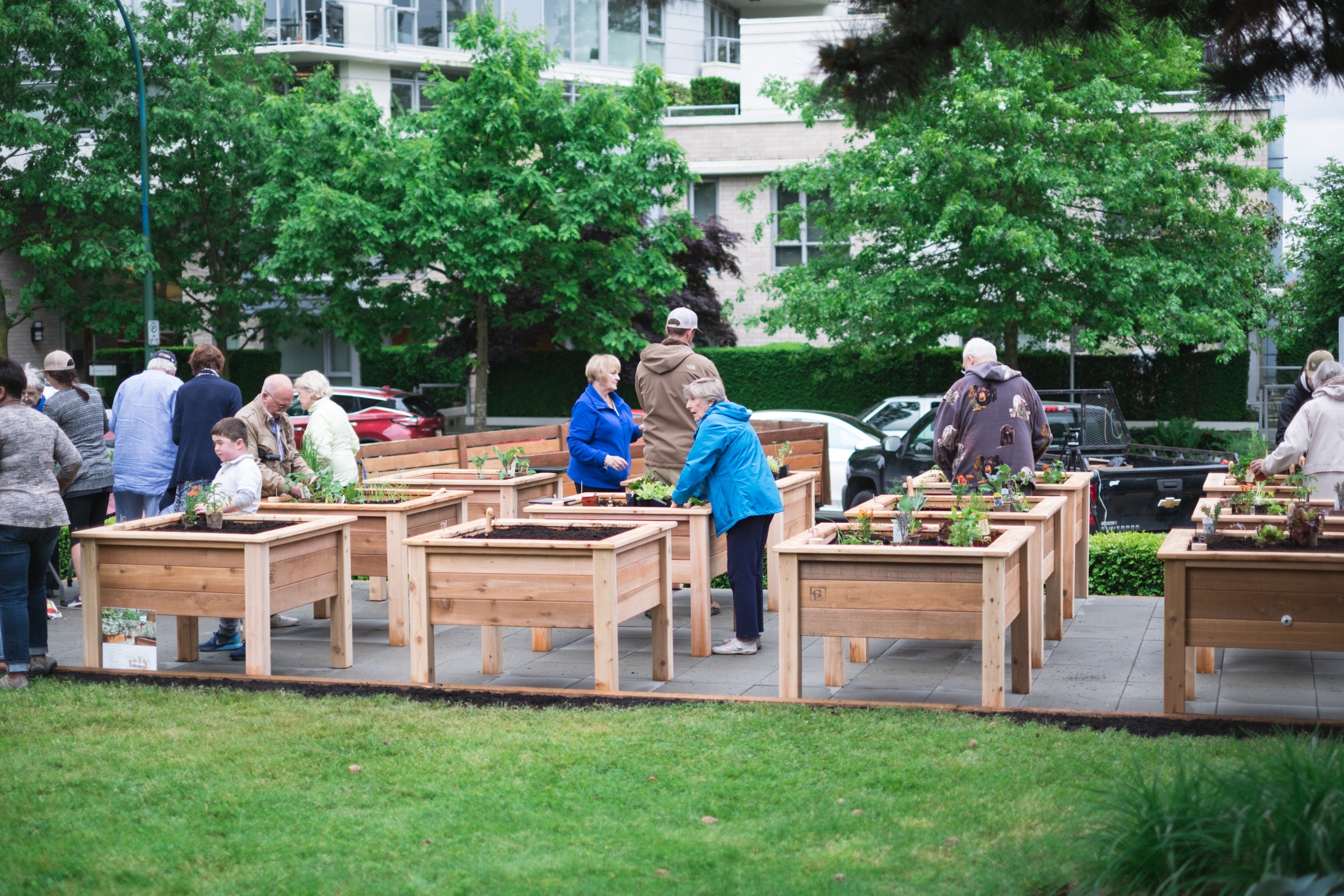 Elevated wheelchair accessibility gardens